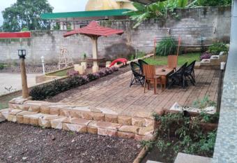 Hazza syaria homestay has Balcony rooms