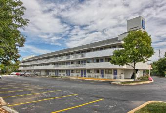 Motel 6 York Pa has Smoking rooms