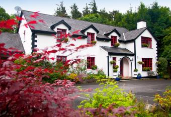 Woodside Lodge B&B allows 18 year olds to book a room