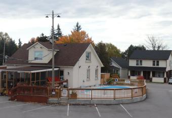 Falls Lodge by the Falls has Smoking/Balcony rooms