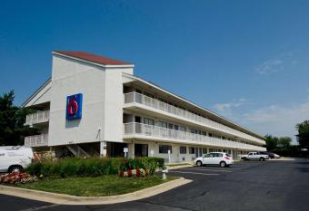 Motel 6 Washington DC Gaithersburg has Smoking rooms