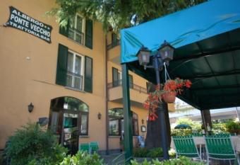 Albergo Ponte Vecchio has Balcony rooms