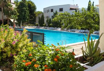 Apartamentos Arcos I Superior Casa Azahar allows 18 year olds to book a room