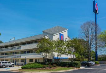 Motel 6 Atlanta Tucker Northeast allows 18 year olds to book a room