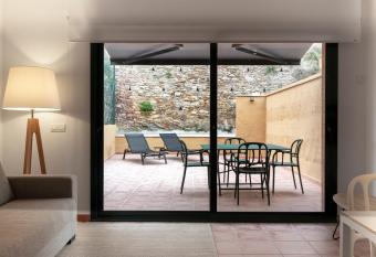 Alta House Apartments 4 Vents allows 18 year olds to book a room