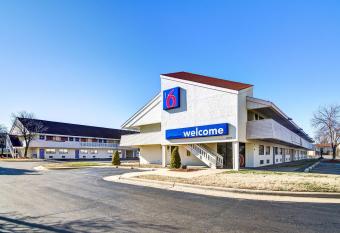 Motel 6oSpringfield allows 18 year olds to book a room