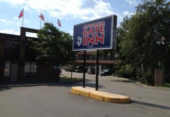 Mississauga Gate Inn has Smoking rooms