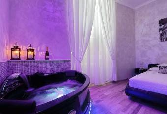 Just Chilling Suite has rooms with a private hot tub