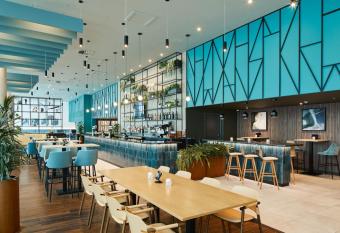 Courtyard by Marriott London Gatwick Airport allows 18 year olds to book a room