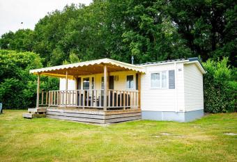 Recreatiepark Duinhoeve 4 has Balcony rooms