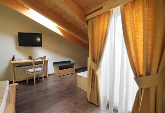ALL ALBARO AGRITURISMO has Balcony rooms