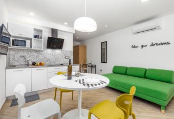 Apartments Linda has Balcony rooms