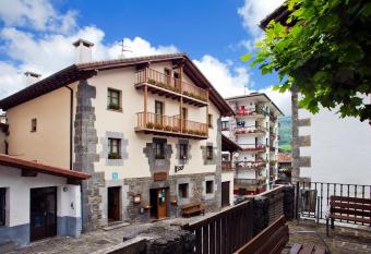 Hostal Musunzar allows 18 year olds to book a room