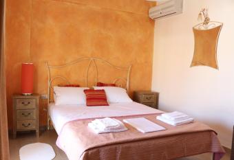 Helianthus has Balcony rooms