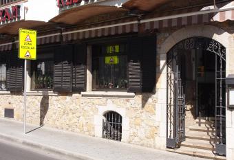 Hostal Miryam allows 18 year olds to book a room