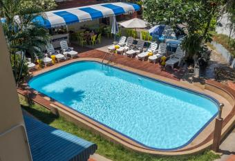 PorterHouse Beach Hotel has Balcony rooms