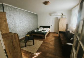 Mateas Apartament allows 18 year olds to book a room