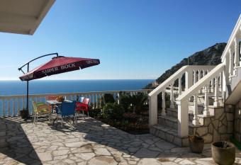 Apartments Dora has Balcony rooms