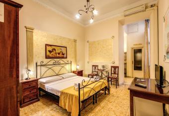 Magenta Collection Manara 4 has rooms with a private hot tub