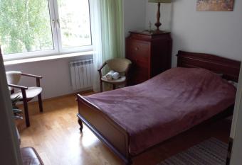 mi  y pok  j niedaleko centrum i starego miasta allows 18 year olds to book a room