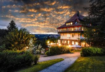 Hotel Teuchelwald allows 18 year olds to book a room