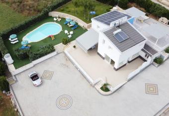 Villa Verde has Balcony rooms