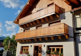 Rooms Pevc & Hostel Ljubno ob Savinji has Balcony rooms