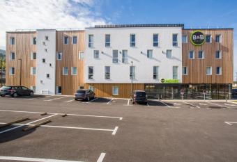 B&B HOTEL ANNEMASSE Saint-Cergues allows 18 year olds to book a room