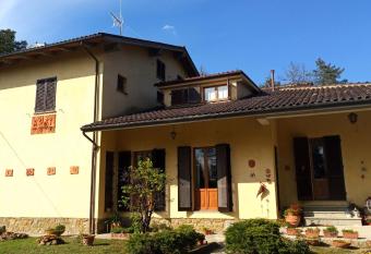 Casa di Mezzacosta has Balcony rooms