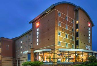 ibis Leicester allows 18 year olds to book a room