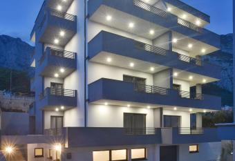 Holiday Home Ivan allows 18 year olds to book a room