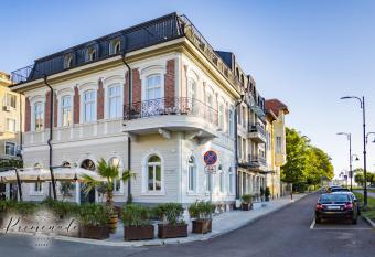 Villa Promenade allows 18 year olds to book a room