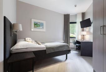 Majvik Congress Hotel allows 18 year olds to book a room