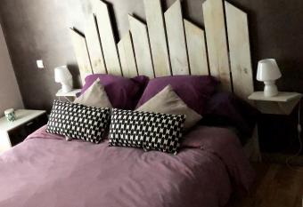 Chambre et table d hotes chez Dom has Balcony rooms