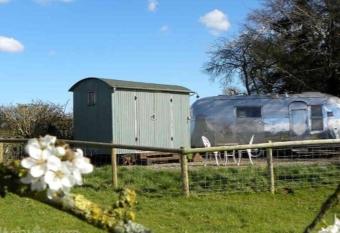 Ludlow Vintage Airstream allows 18 year olds to book a room