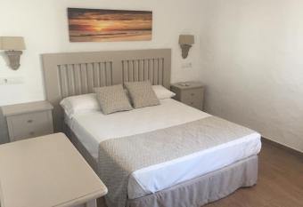 Hotel Almadrabeta has Balcony rooms