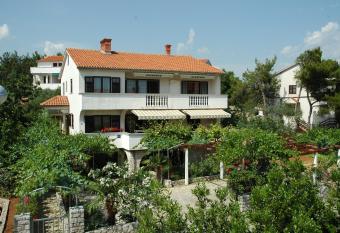 Apartments Jurina has Smoking/Balcony rooms