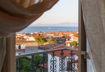 Anatoli Apartments Polichrono allows 18 year olds to book a room