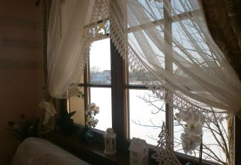 apartament z widokiem na jezioro has Balcony rooms