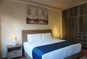 Hotel Pietro Santo has rooms with a private hot tub