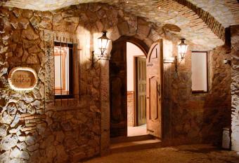 Villa Toscana ValQuirico Lofts & Suites Hotel Boutique allows 18 year olds to book a room