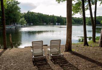 Songbird 6BR Pontoon Kayaks has Balcony rooms