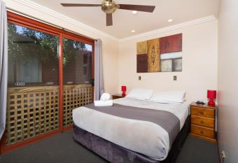 Aspect Tamar Valley Resort has rooms with a private hot tub