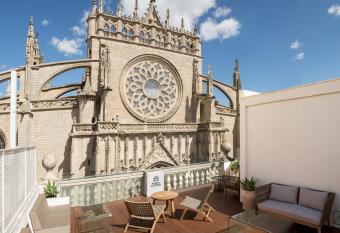 Puerta Catedral Suites allows 18 year olds to book a room