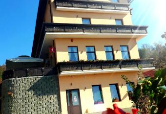 Hotel Dennis has Balcony rooms