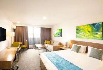 Metro Aspire Hotel Sydney has Balcony rooms