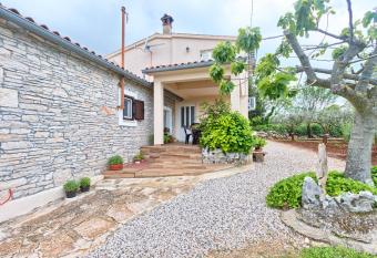 Haus Glavani has Balcony rooms