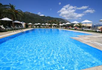 Hotel Yannis Corfu allows 18 year olds to book a room