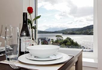 Skyelight Apartment allows 18 year olds to book a room