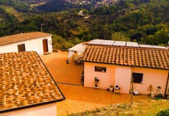 la dimora degli angeli allows 18 year olds to book a room